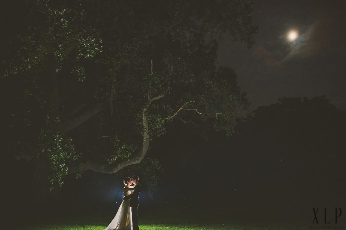 Creative-Boston-Wedding-Photos-At-Lyman-Estate (1)